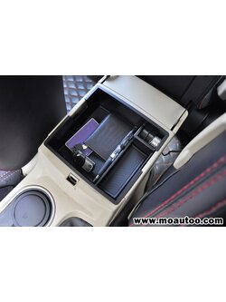 ชั้นเก็บของในที่พักแขนกลางด้านหน้า FORD EVEREST