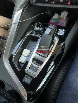 ฟิล์มใสกันรอยคอนโซนเกียร์ PEUGEOT 3008 5008