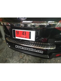 เพลทกันรอยท้ายภายนอกแบบไม่มีโลโก้ Ford Everest