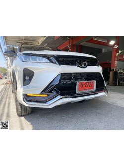 ชุดแต่งสเกิร์ตรอบคัน New Fortuner Legender ทรง Tihum