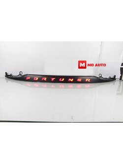 คิ้วฝากระโปรงท้าย LED New Fortuner