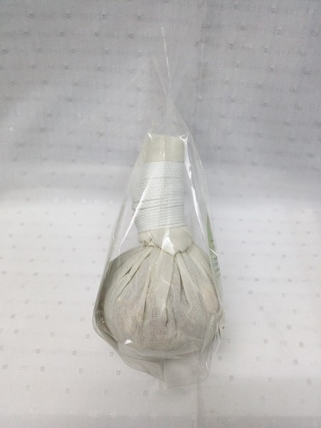 สมุนไพร "ลูกประคบ" ขนาดบรรจุสมุนไพรลูกละ 120 กรัม