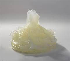 วาสลีน เจล 1 kg สีของเนื้อมีการเปลี่ยนแปลงตามล๊อตของน้ำมันและการกลั่นปิโตเลี่ยม