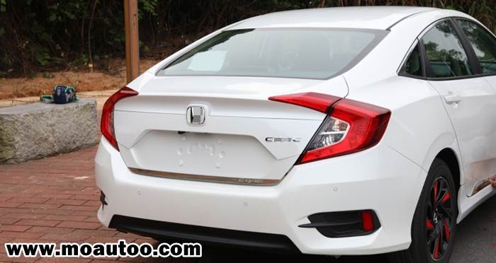 คิ้วฝากระโปรงท้ายใต้ป้ายทะเบียนสแตนเลท CIVIC FC