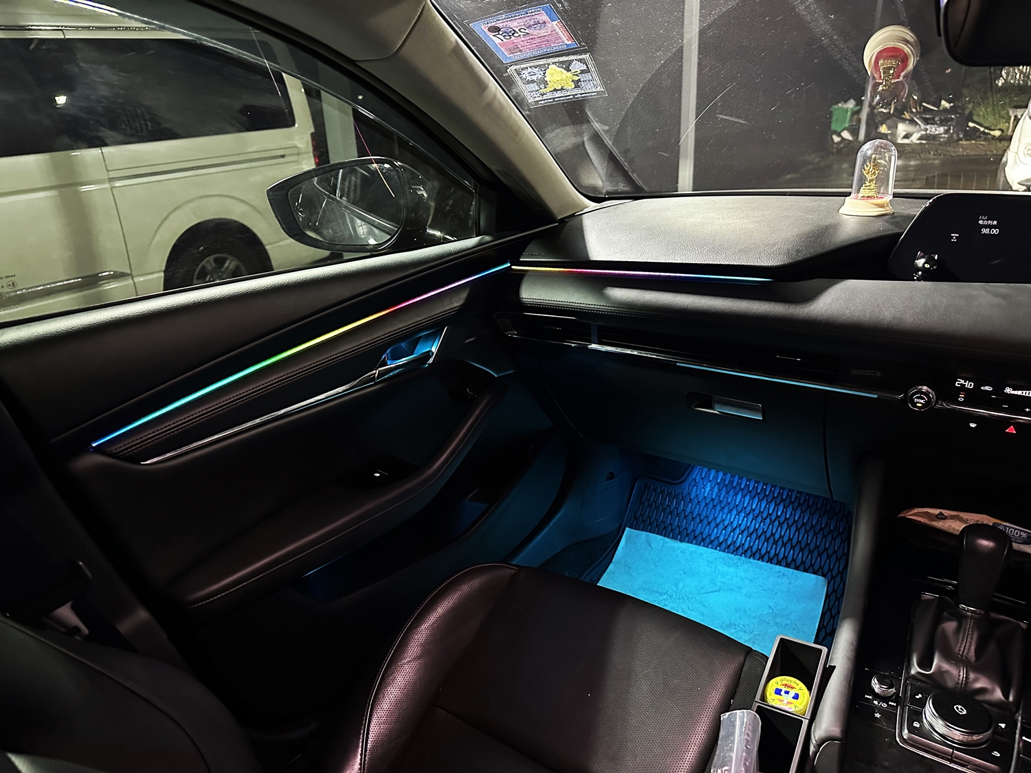 ไฟ Ambient light ภายใน Mazda 3