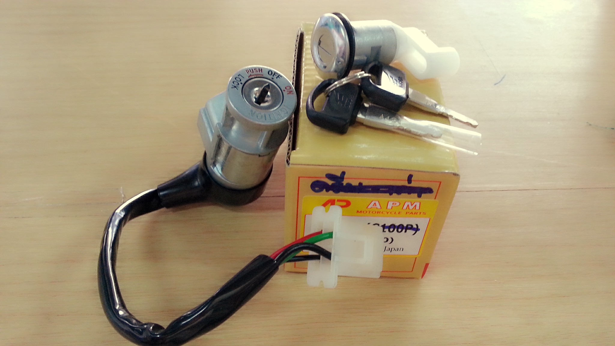สวิทช์กุญแจ DREAM EXCES (C100P)