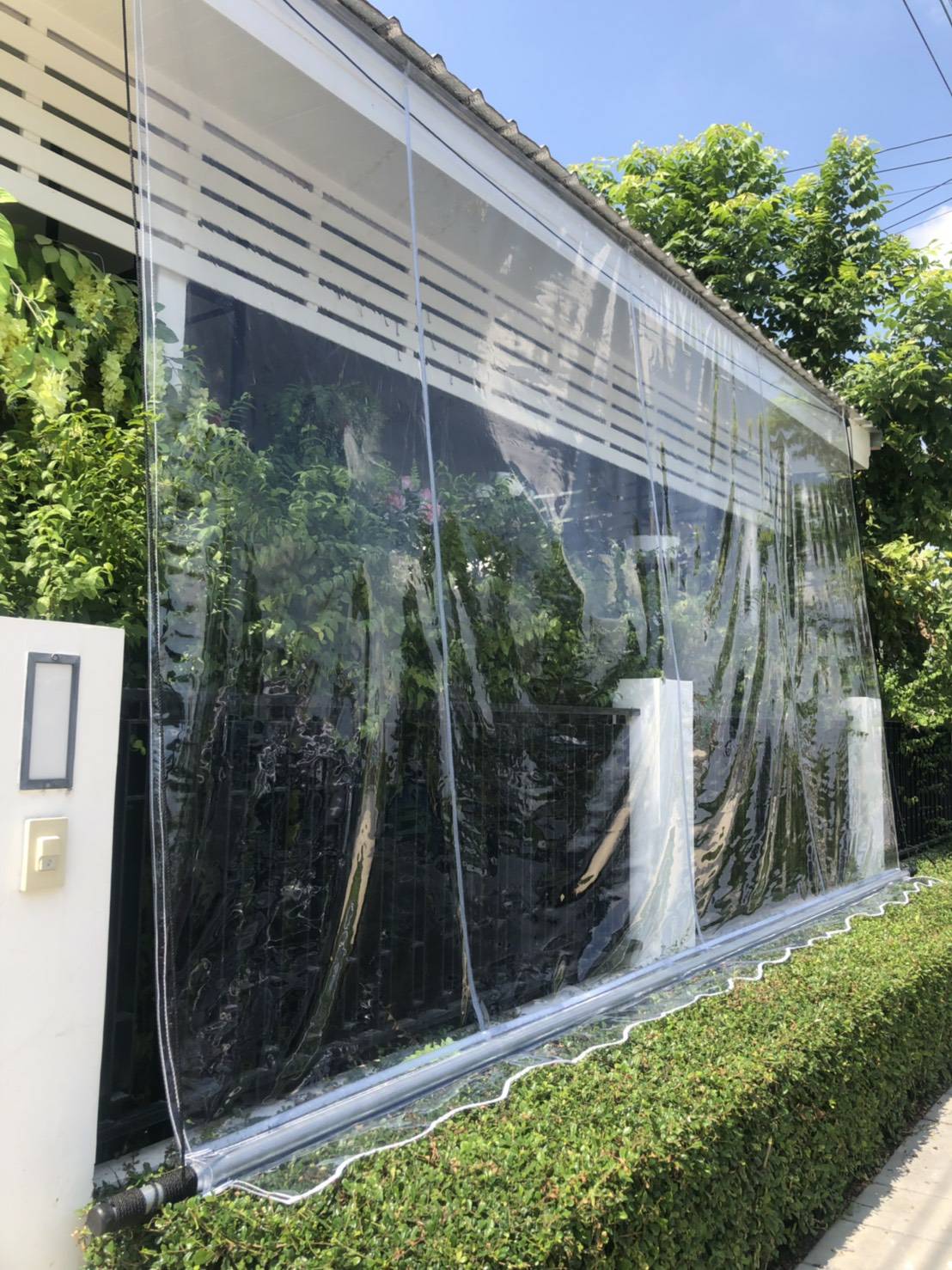 ผ้าใบชักรอกใส ขนาด 1 m x 4 m (ไม่รวมเสาเหล็กค้ำยัน) ผ้าใบสีใส โปร่งใส ผ้าใบกันสาดแบบใส ผ้าใบกันฝนโปร่งใส ผ้าใบม้วนกันฝนแบบใส ผ้าใบม้วนกันแดดสีใส clear ใส