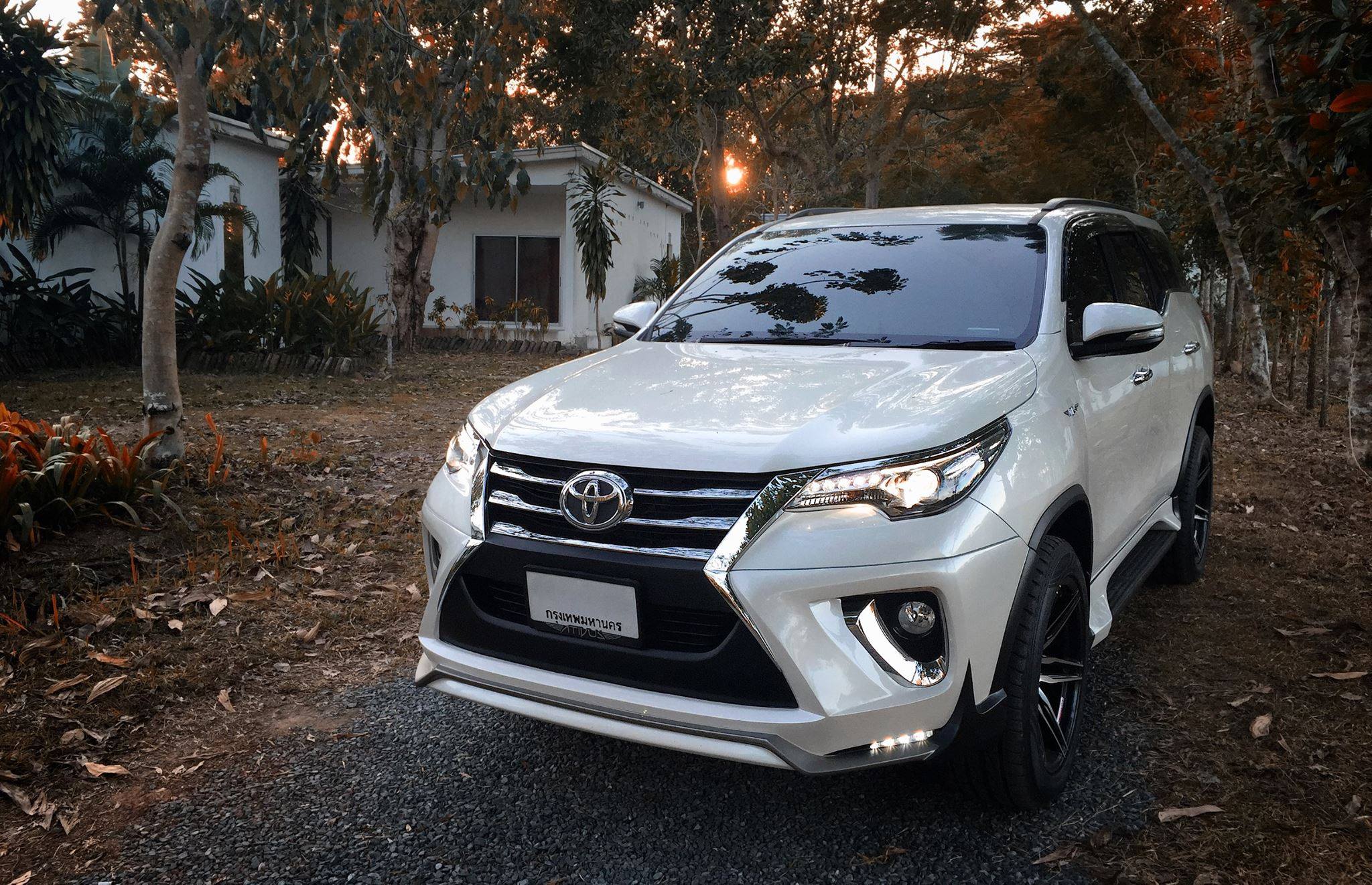 ชุดแต่งรอบคัน Ativus New Fortuner