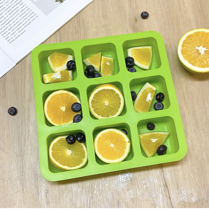 แม่พิมพ์ซิลิโคน สี่เหลี่ยมขอบมนพร้อมฝา 9 ช่อง 125g 6*6*3.5cm 005256