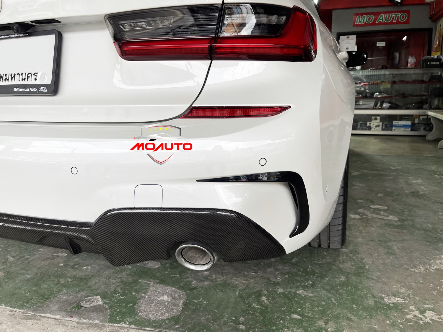 คิ้วกันชนหลัง BMW G20