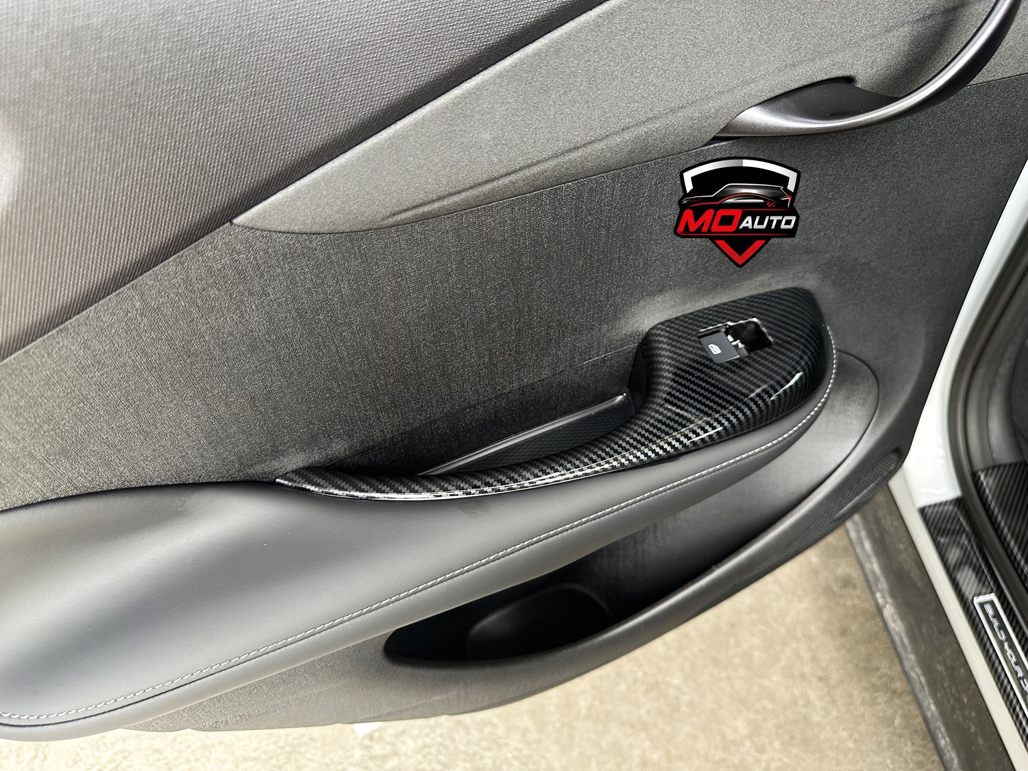 ครอบคาร์บอนภายในห้องโดยสาร BYD DOLPHIN