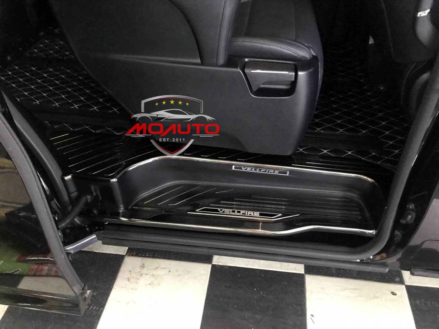 เพลทกันรอยเท้าชายประตู ALPHARD / VELLFIRE MC V2
