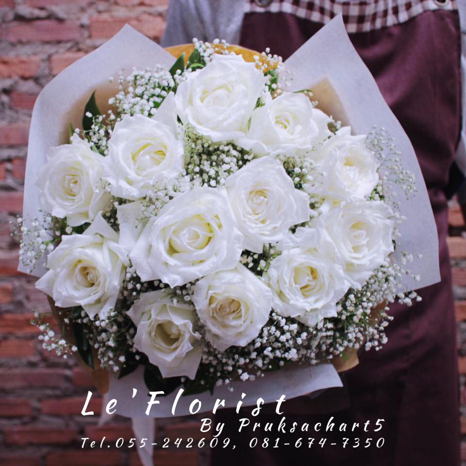 B21 PREMIUM WHITE ROSE BOUQUET