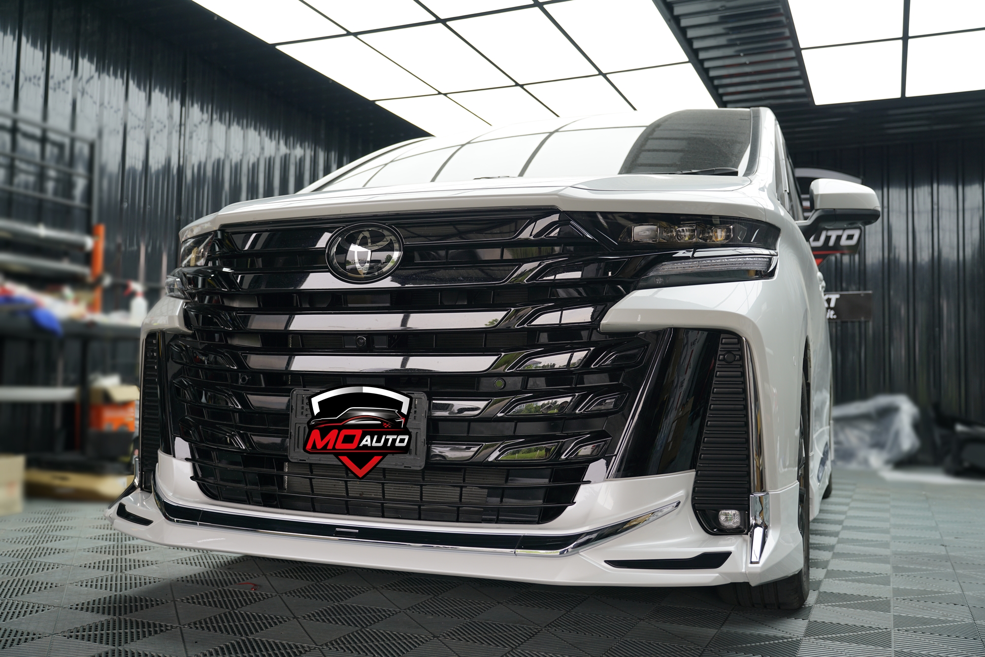 ชุดแต่งรอบคัน VELLFIRE 40 ทรง Modellista