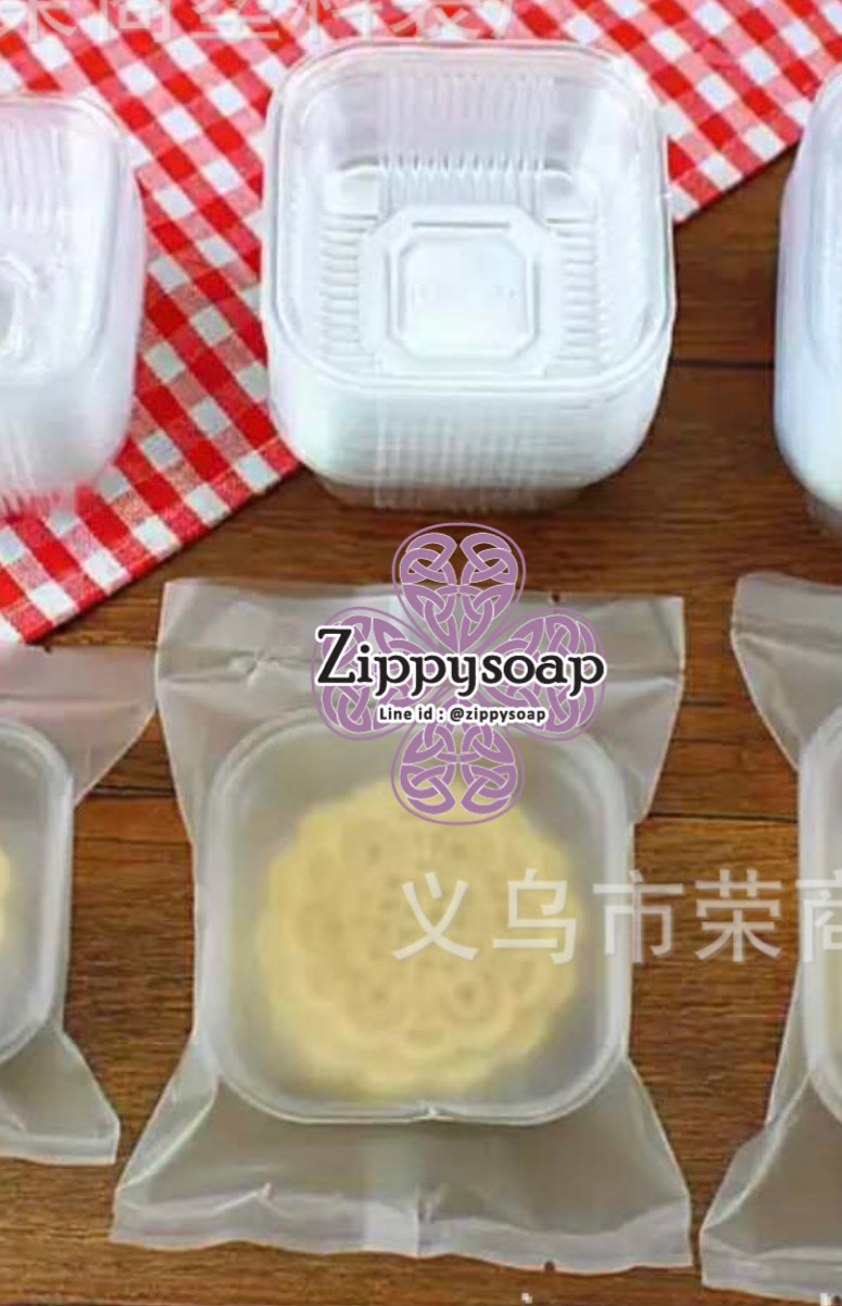 ถาดพลาสติกรองขนม 7*5*2.5 cm 100 ชิ้น 005117