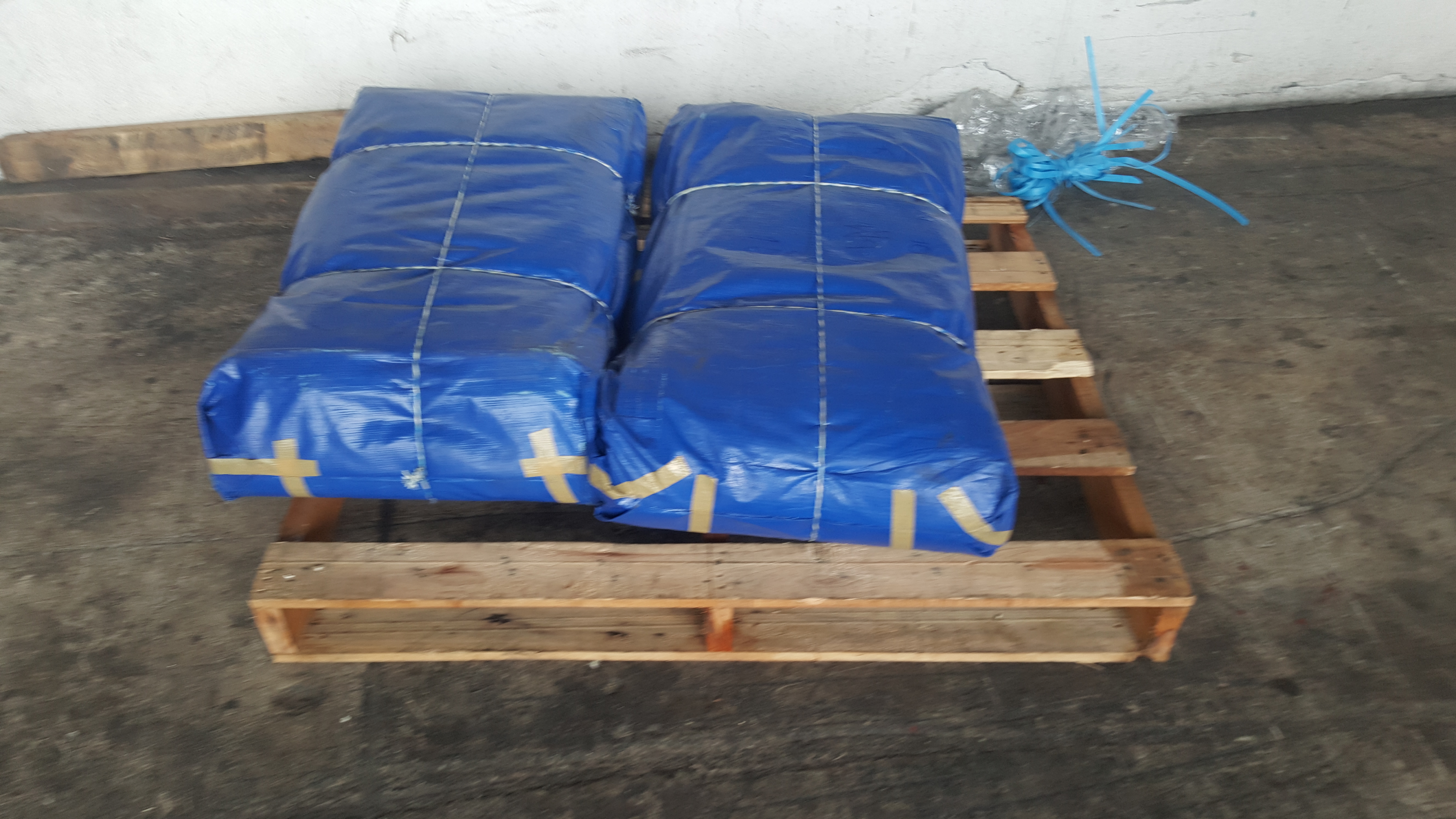 mkp ผ้าใบ เต็นท์ ผ้าใบ เคลือบ2ด้าน ขนาดกว้าง 2หลา x ยาว 2เมตร ผ้าใบคลุมสินค้า ผ้าใบsuper ผ้าใบกันฝน ผ้าใบกันแดด ผ้าใบรถบรรทุก น้ำหนักเบา 2y x 2m