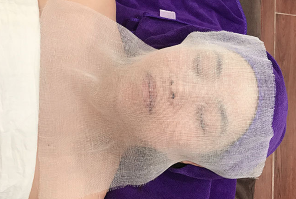 ผ้าก๊อซรองมาร์ค ประมาณ 330แผ่น/แบบม้วน ช่วยทำให้มาร์คเกาะติดผิวหน้าได้ดี และง่ายต่อการลอกมาร์คและทำความสะอาด