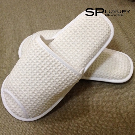 รองเท้า Slipper รังผึ้ง สีครีม