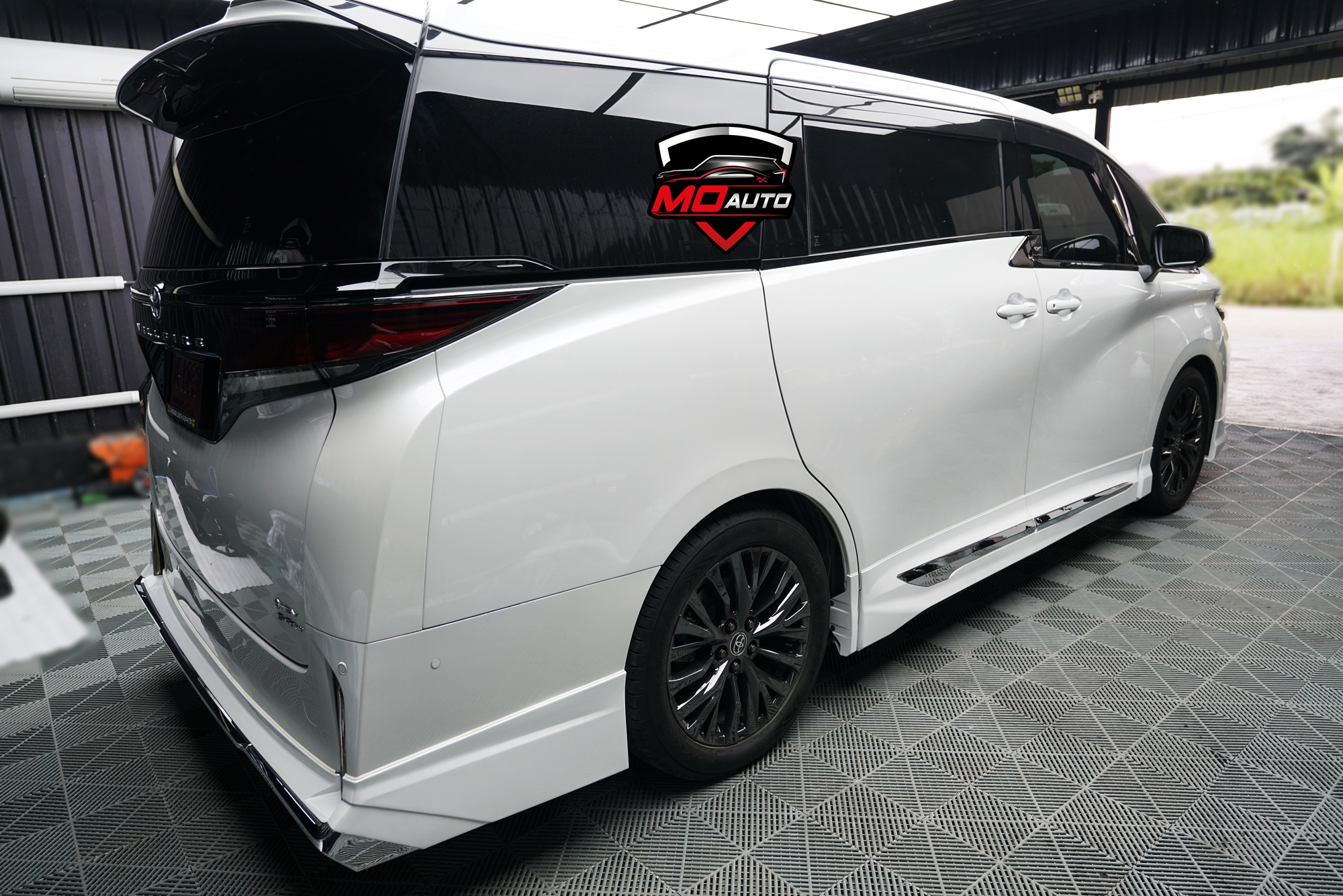 ชุดแต่งรอบคัน VELLFIRE 40 ทรง Modellista