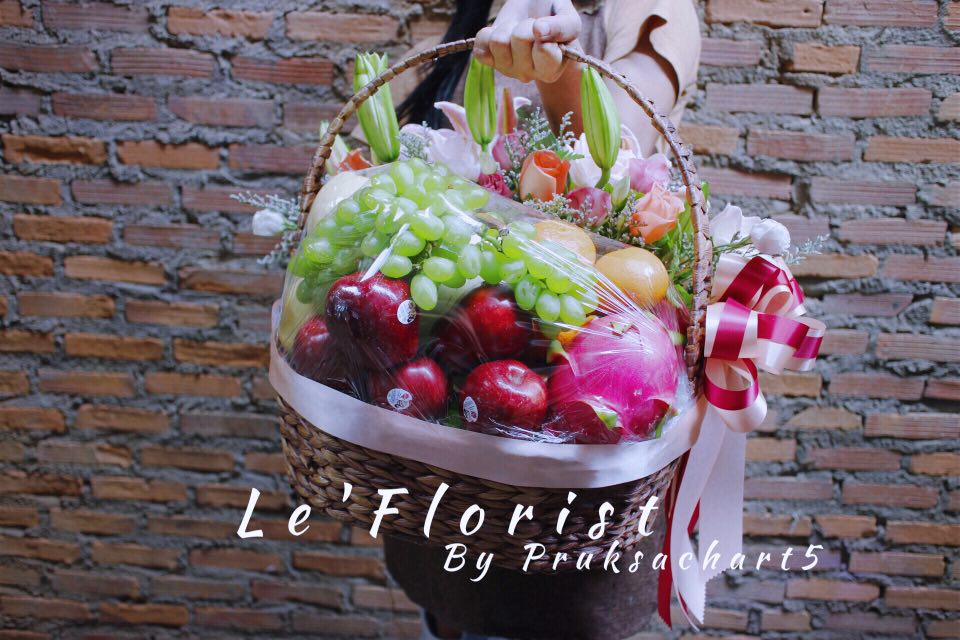 T16 Fruit+Flower in basket