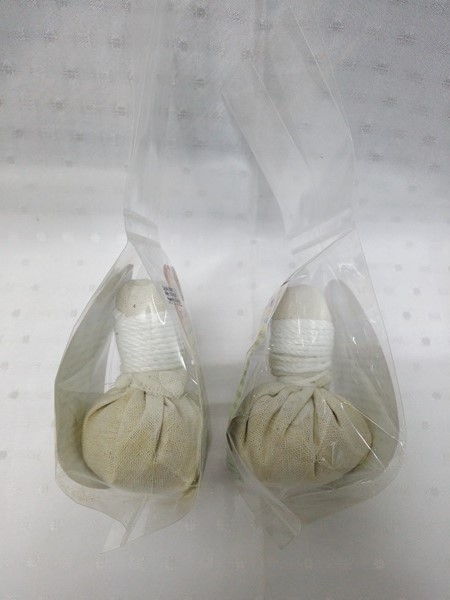 สมุนไพร "ลูกประคบหน้าใส" ขนาดบรรจุสมุนไพรลูกละ 60 กรัม