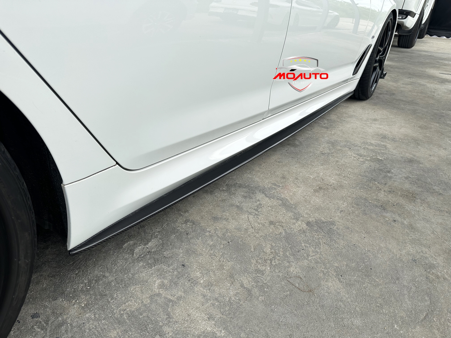 ลิ้นสเกิร์ตข้าง คาร์บอน แท้ / ดำเงา BMW G30