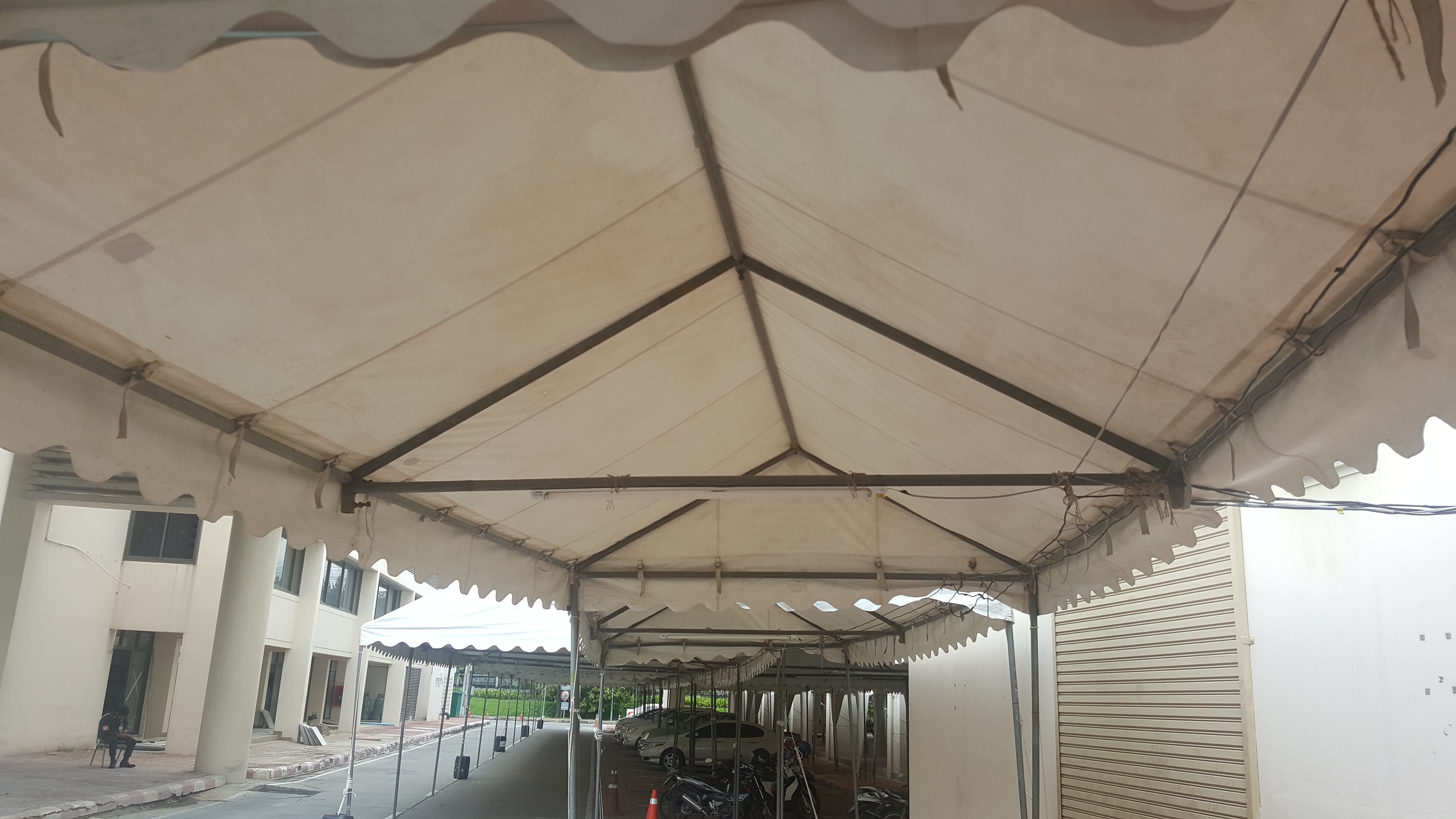 เต็นท์จั่ว ขนาด กว้าง2เมตร x ยาว4เมตร x สูง2.5เมตร เต็นท์เช่า เต็นท์ผ้าใบทรงจั่ว เต็นท์ทรงจั่ว เต็นท์จอดรถ เต็นท์จัดงาน เต็นท์งานวัด เต็นท์วัด