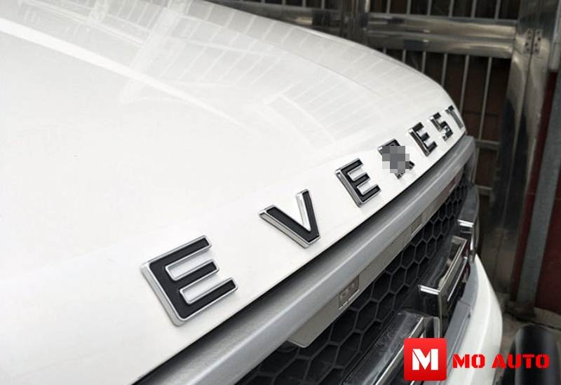 โลโก้ EVEREST ดำ ขอบโครเมียม