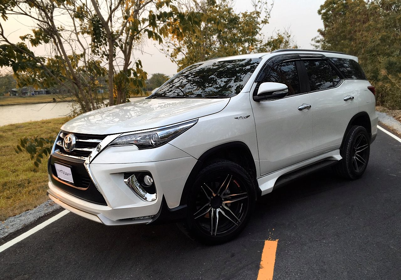 ชุดแต่งรอบคัน Ativus New Fortuner