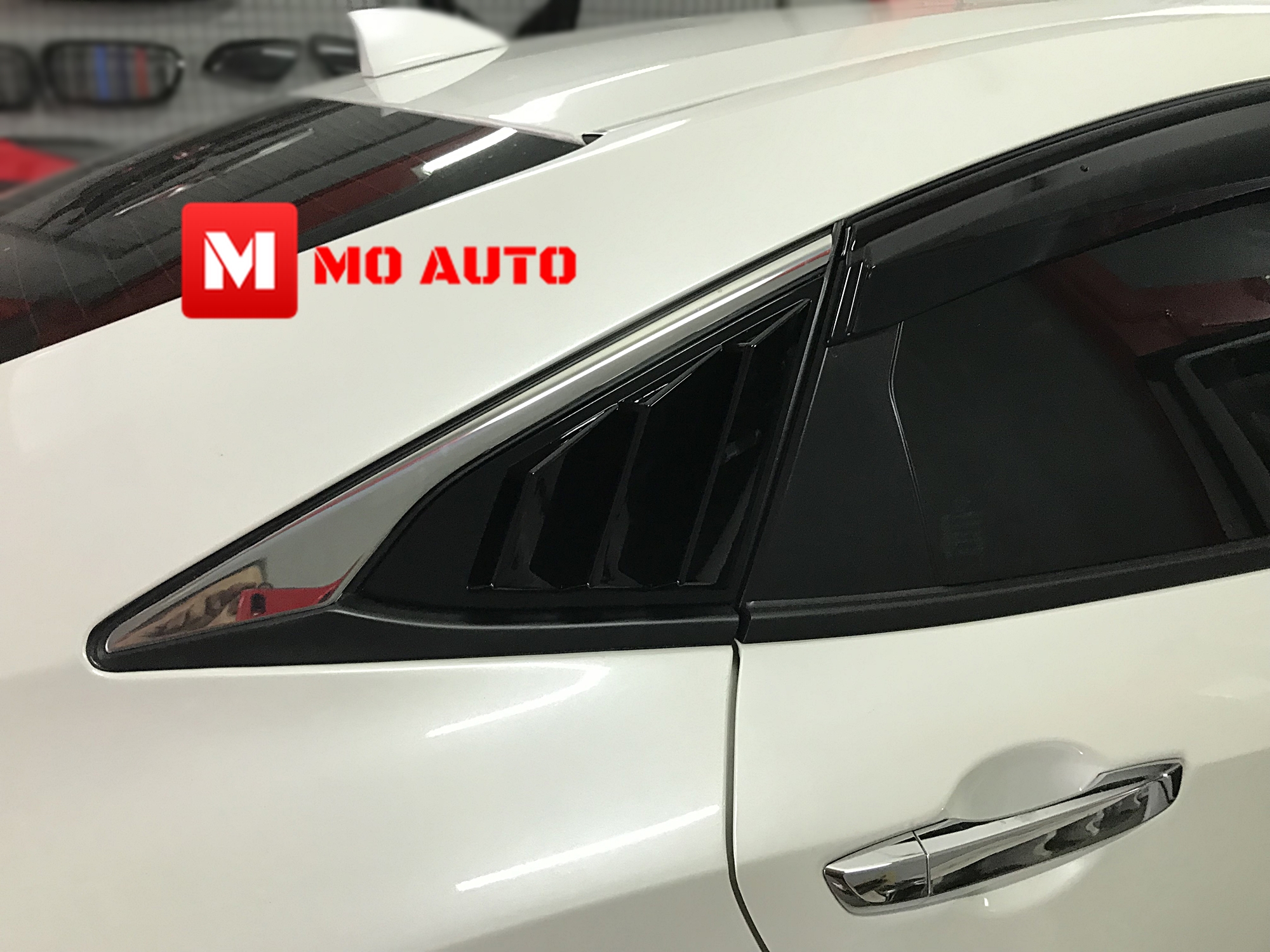 ครอบช่องกระจกหลัง MUSTANG FC / FC MC