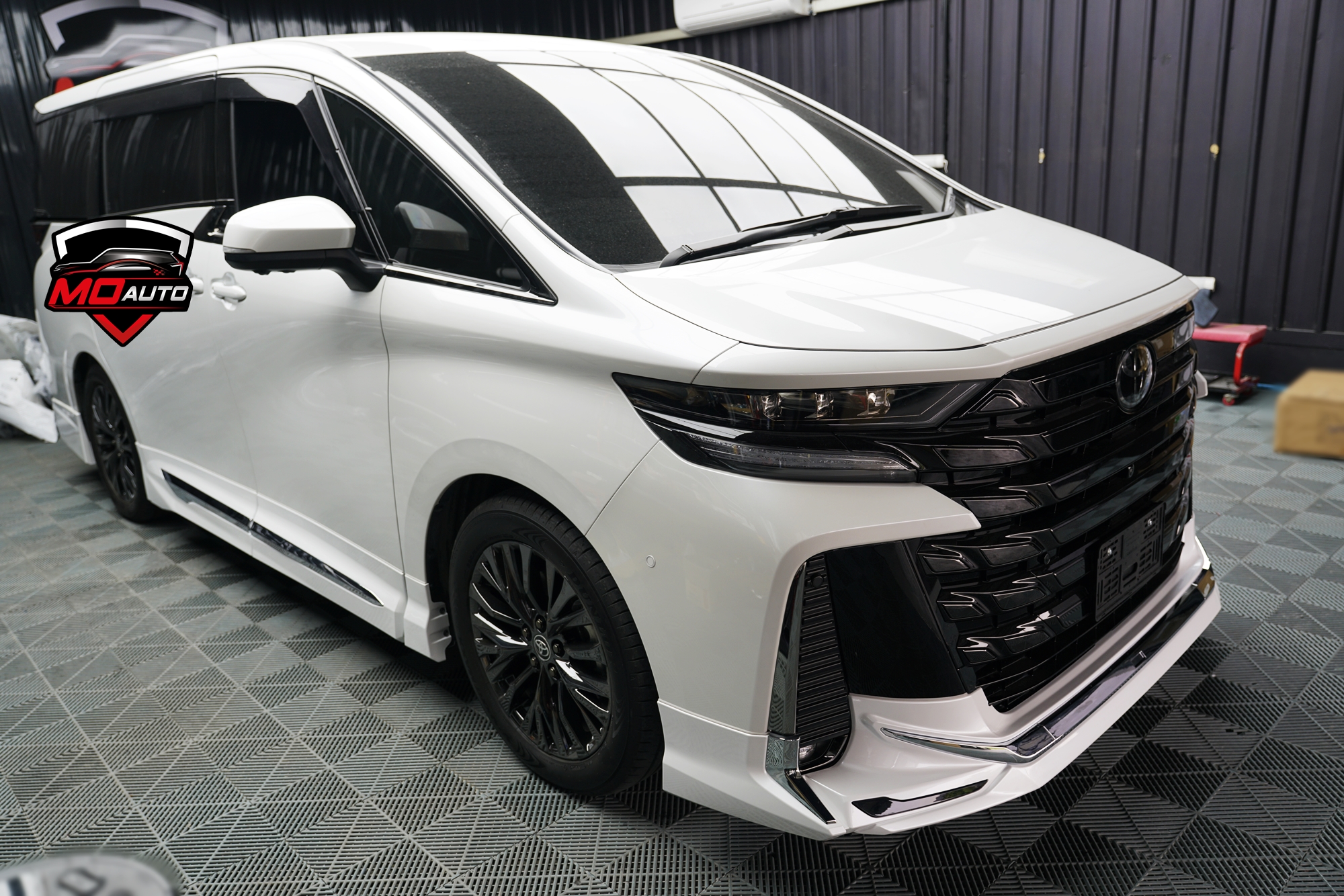 ชุดแต่งรอบคัน VELLFIRE 40 ทรง Modellista