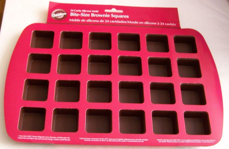 แม่พิมพ์ซิลิโคน ของ wilton 24 ช่อง 3.8*3.8*1.5cm