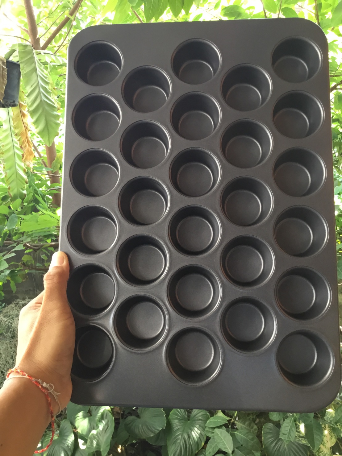 AL308 ถาดอบ non-stick 28 หลุม สำหรับทำ คัพเค้ก มินิมัฟฟิน กว้าง 29 ซม. ยาว 40 ซม.