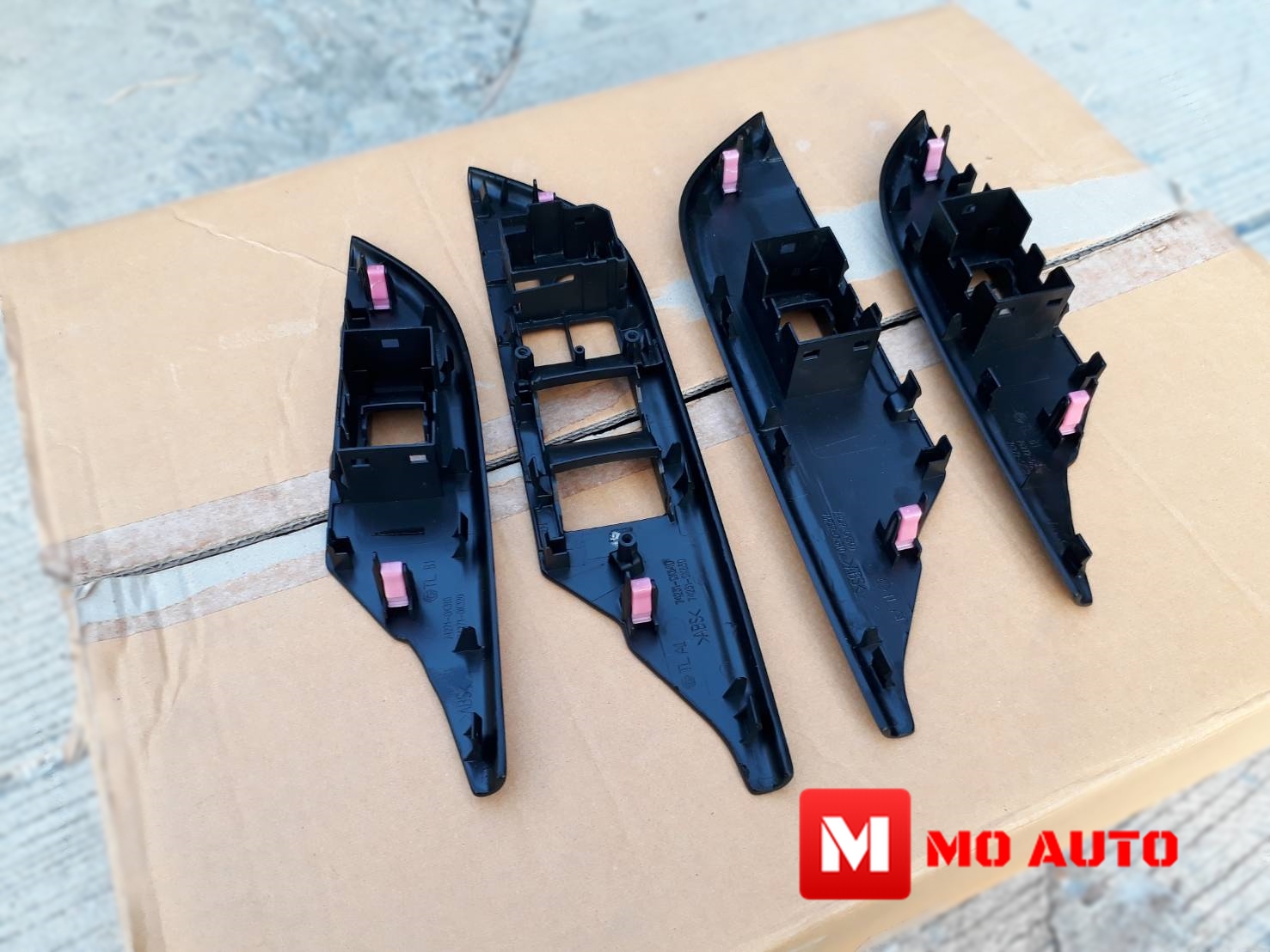 แผงสวิตประตูคาร์บอนแท้ NEW FORTUNER REVO