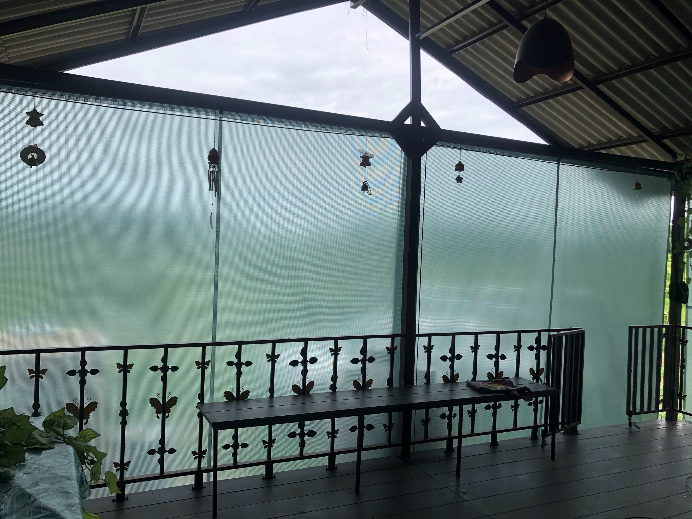 ผ้าใบชักรอกสีขุุ่น skylight solarview 1 M X 5 M ผ้าใบสีขุ่น โปร่งแสง (ไม่รวมเสาเหล็กค้ำยัน) ผ้าใบกันสาดแบบขุ่นมัว ผ้าใบกันฝนโปร่งแสง ผ้าใบม้วนกันฝนแบบขุ่น ผ้าใบม้วนกันแดดสีขุ่น สีขุ่น Sky Light Solar View