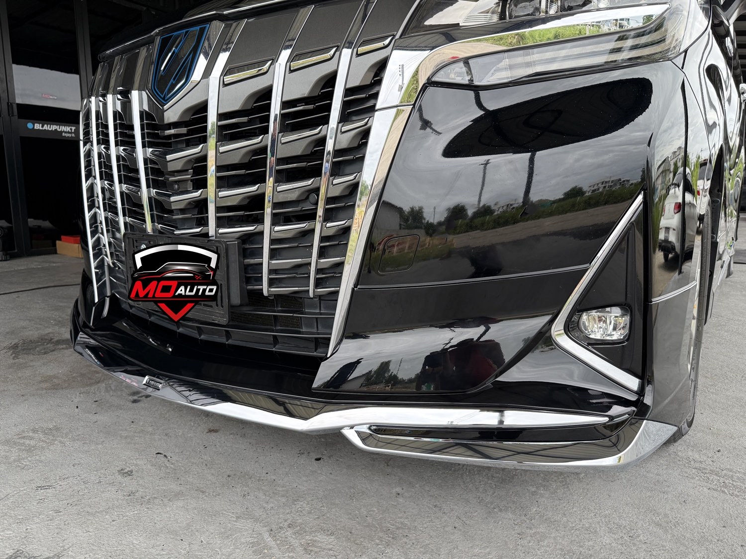 ชุดแต่งรอบคัน ALPHARD 30 HYBRID X ทรง Modellista