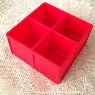 แม่พิมพ์ รูปสี่เหลี่ยมจัตุรัส 4 ช่อง 4.4x4.4x4.5 cm