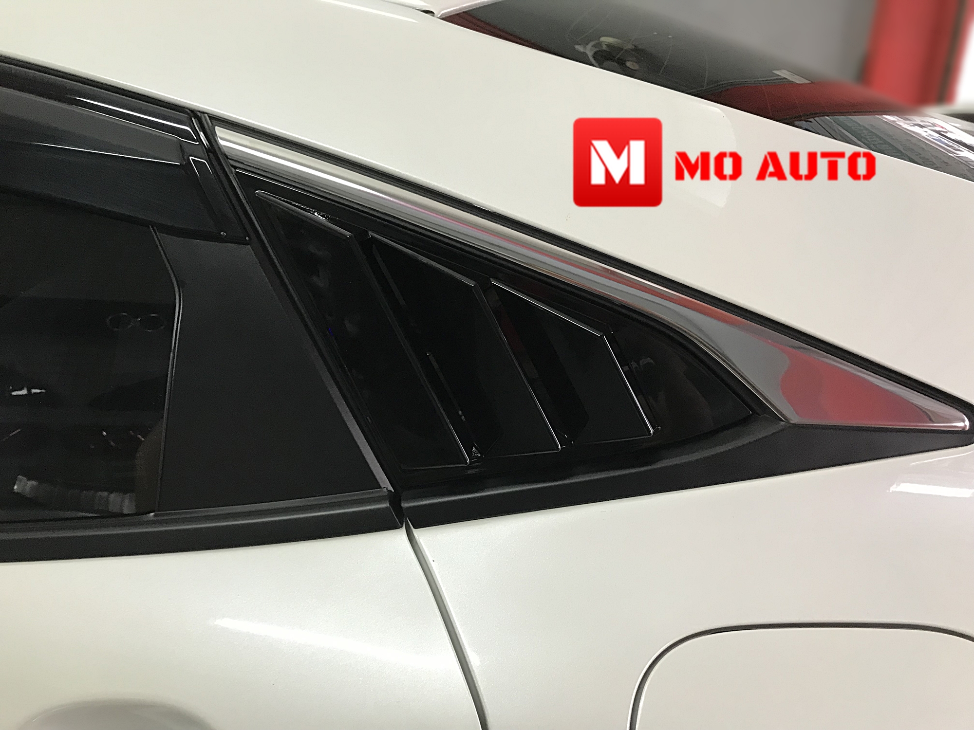 ครอบช่องกระจกหลัง MUSTANG FC / FC MC