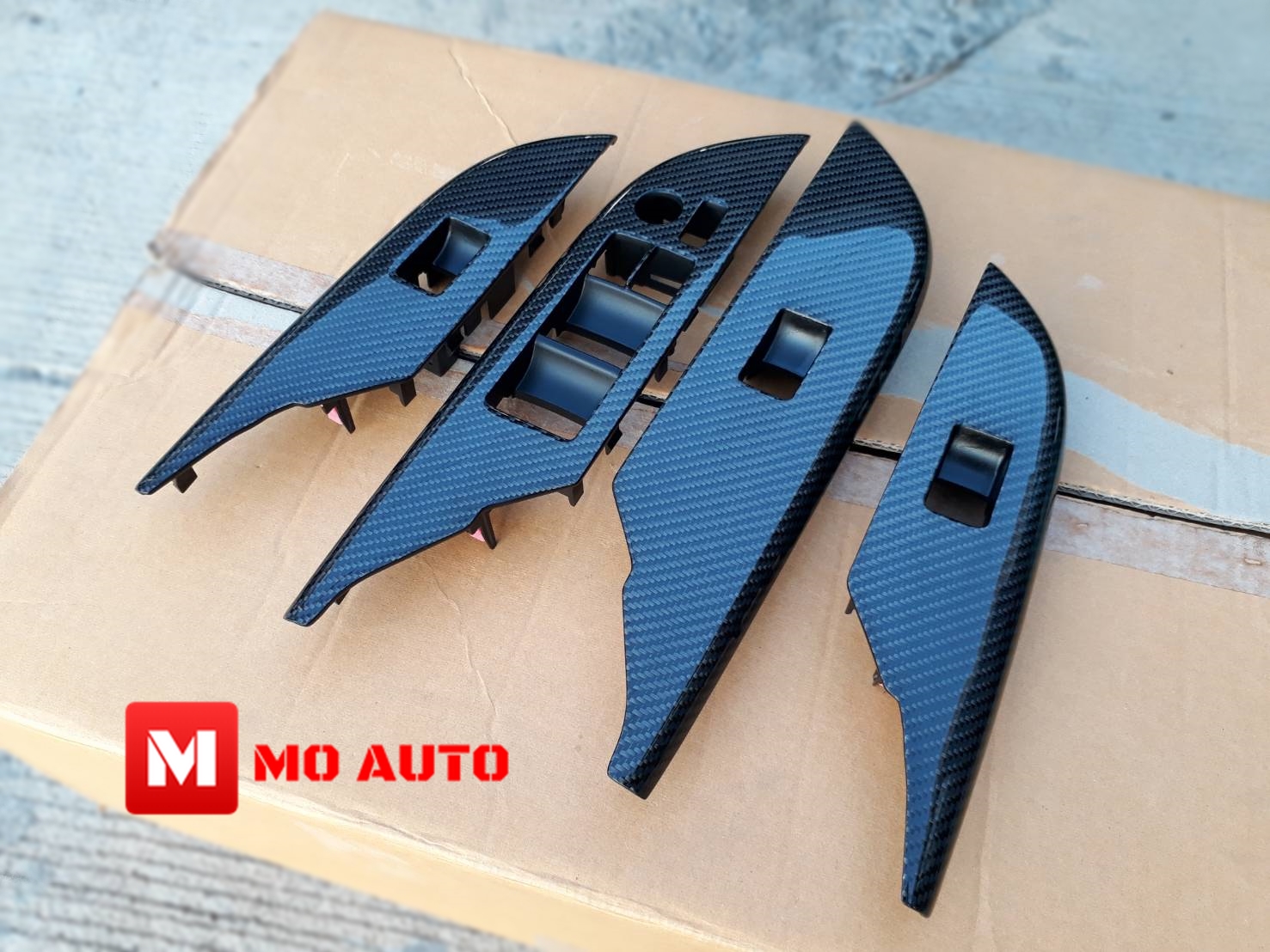 แผงสวิตประตูคาร์บอนแท้ NEW FORTUNER REVO