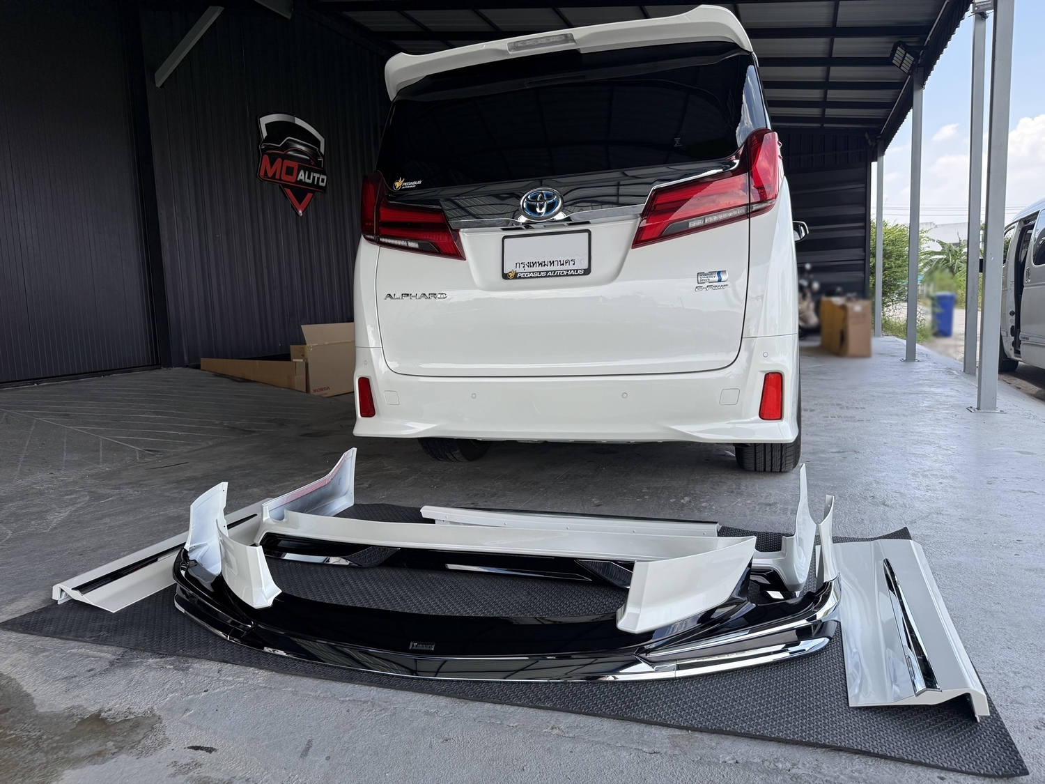 ชุดแต่งรอบคัน ALPHARD 30 SC MC ทรง Modellista