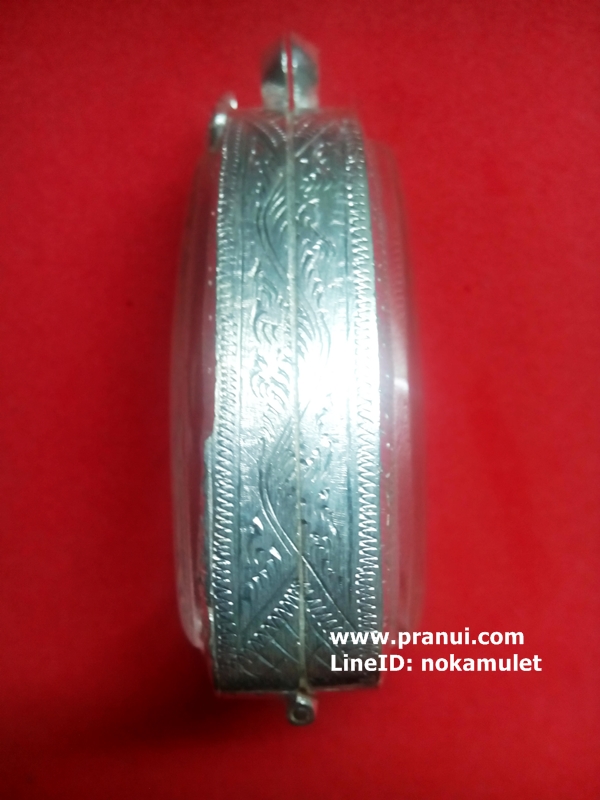 ตลับเงินแกะลาย ใส่ ลป.ทวด เตารีด หัวมน