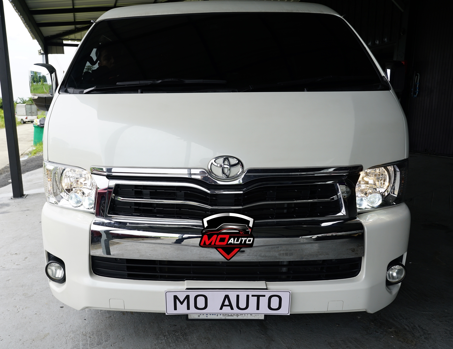 ไฟหน้าโปรเจคเตอร์ TOYOTA HIACE COMMUTER KDH222 VENTURY ปี 2014 -2018