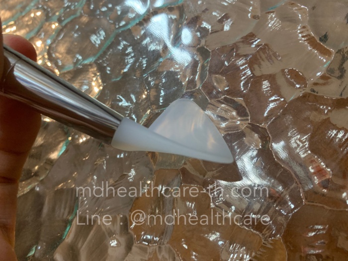 แปรงมาร์คหน้า ซิลิโคน (นูนกลาง/ด้ามสีขาว)**แปรงอ่อนนุ่มมาก เกรดพรีเมี่ยมA