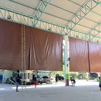 ผ้าใบชักรอก กว้าง2เมตร สูง1เมตร ทุกแบบ ทุกสี (ไม่รวมเสาค้ำ) ผ้าใบกันสาด ผ้าใบกันฝน ผ้าใบม้วนกันฝน ผ้าใบม้วนกันแดด ผ้าใบหน้าร้าน มีทุกสี 2m x 1m