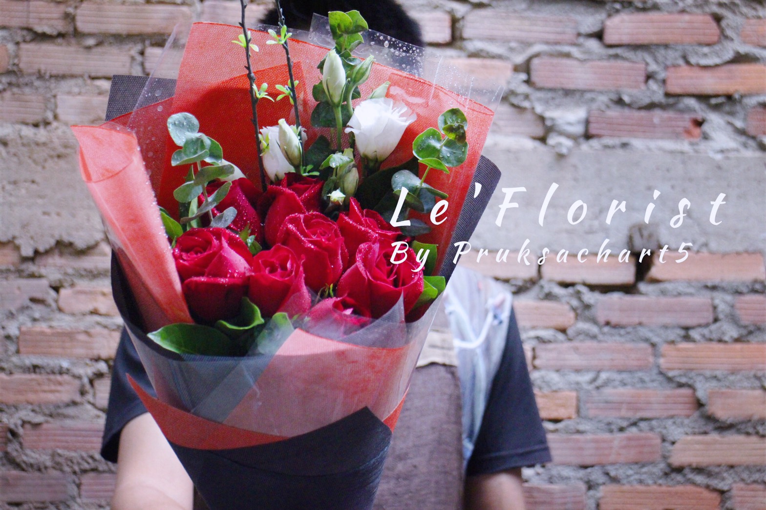 Thai red rose bouquet(Fresh flower)