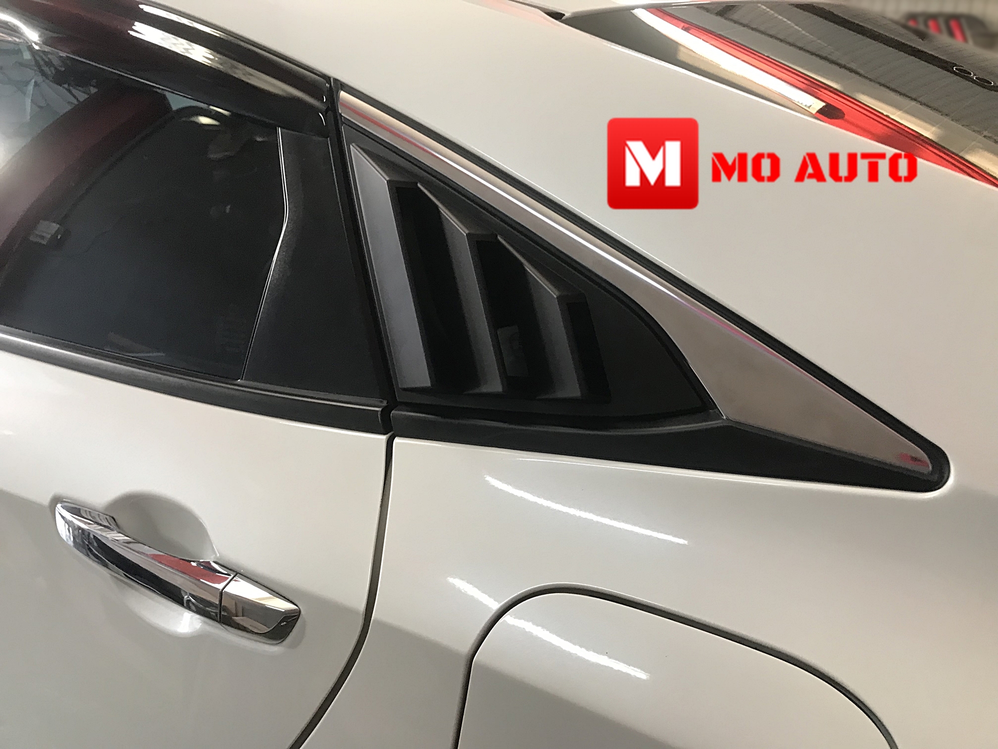 ครอบช่องกระจกหลัง MUSTANG FC / FC MC