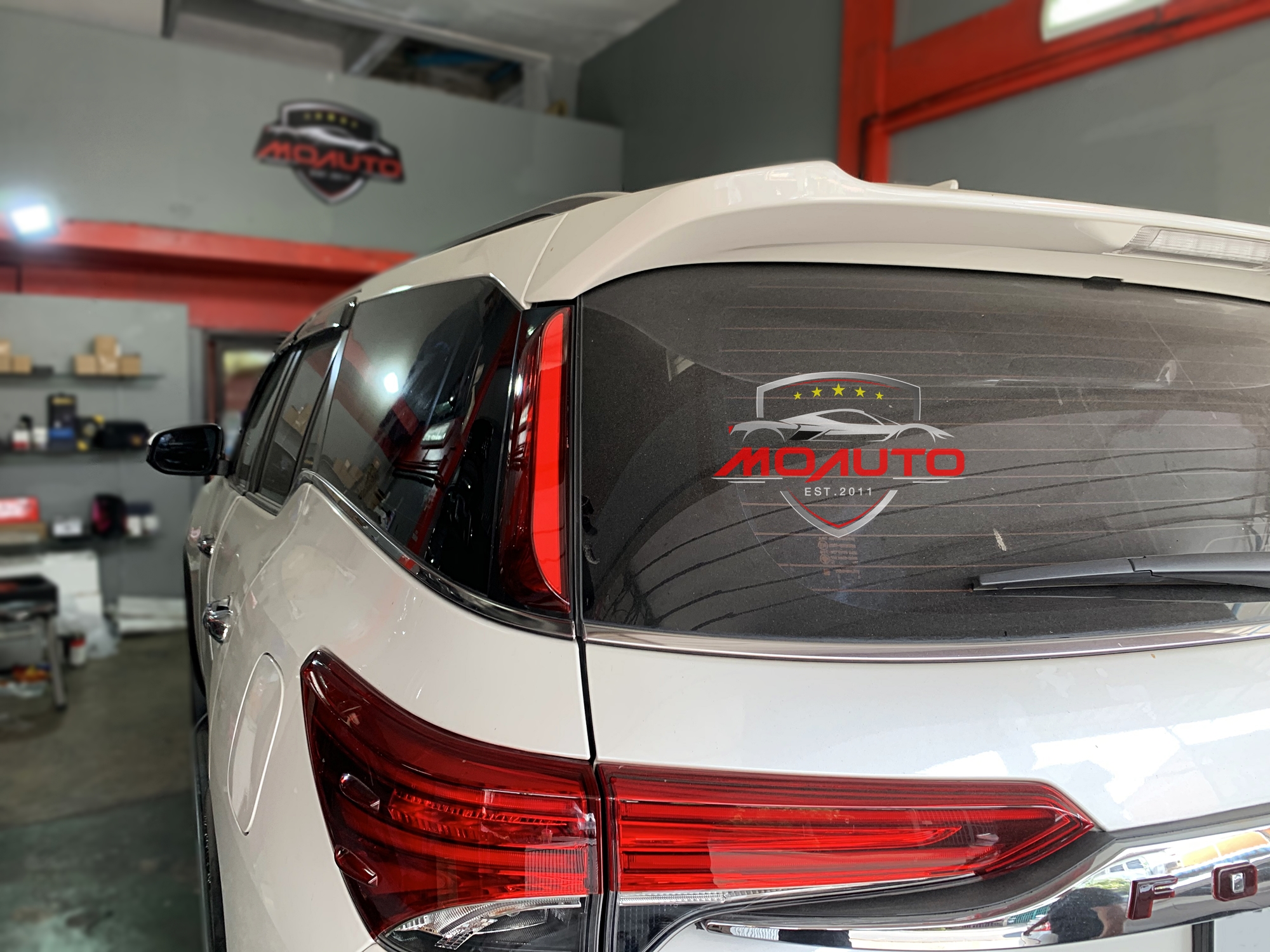 ไฟเสาท้ายรถ LED New Fortuner