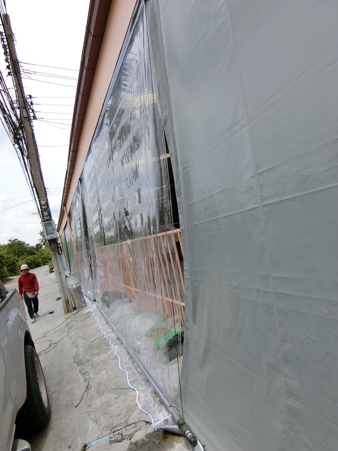 ผ้าใบชักรอกใส ขนาด 2 m x 5 m (ไม่รวมเสาเหล็กค้ำยัน) ผ้าใบสีใส โปร่งใส ผ้าใบกันสาดแบบใส ผ้าใบกันฝนโปร่งใส ผ้าใบม้วนกันฝนแบบใส ผ้าใบม้วนกันแดดสีใส clear ใส