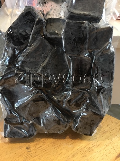 เบสสบู่ถ่านชาโคลยูคาลิปตัส 1 kg. 003866