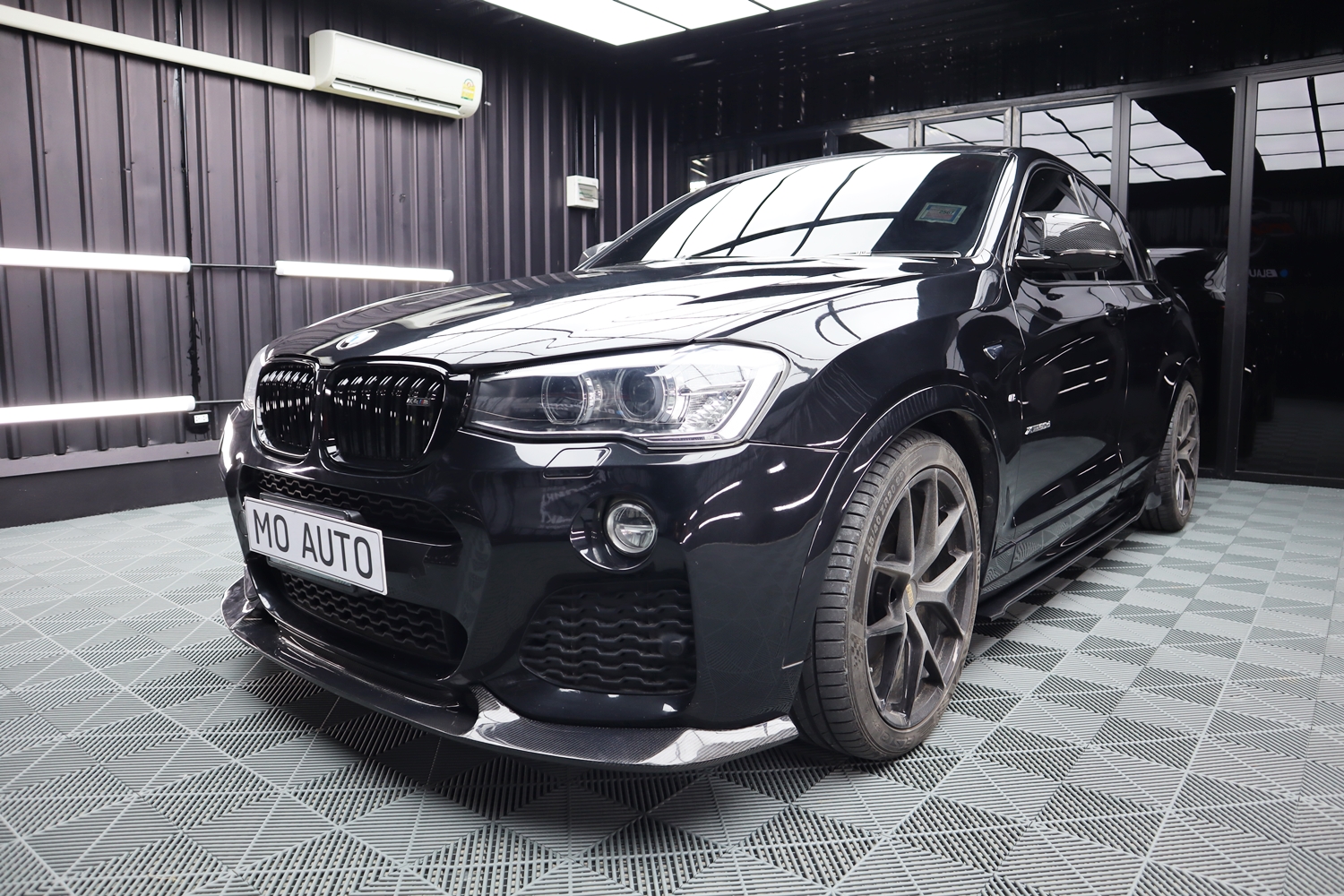 ลิ้นหน้าเพียวคาร์บอน ทรง MP X3 X4 ( F25 F26 )